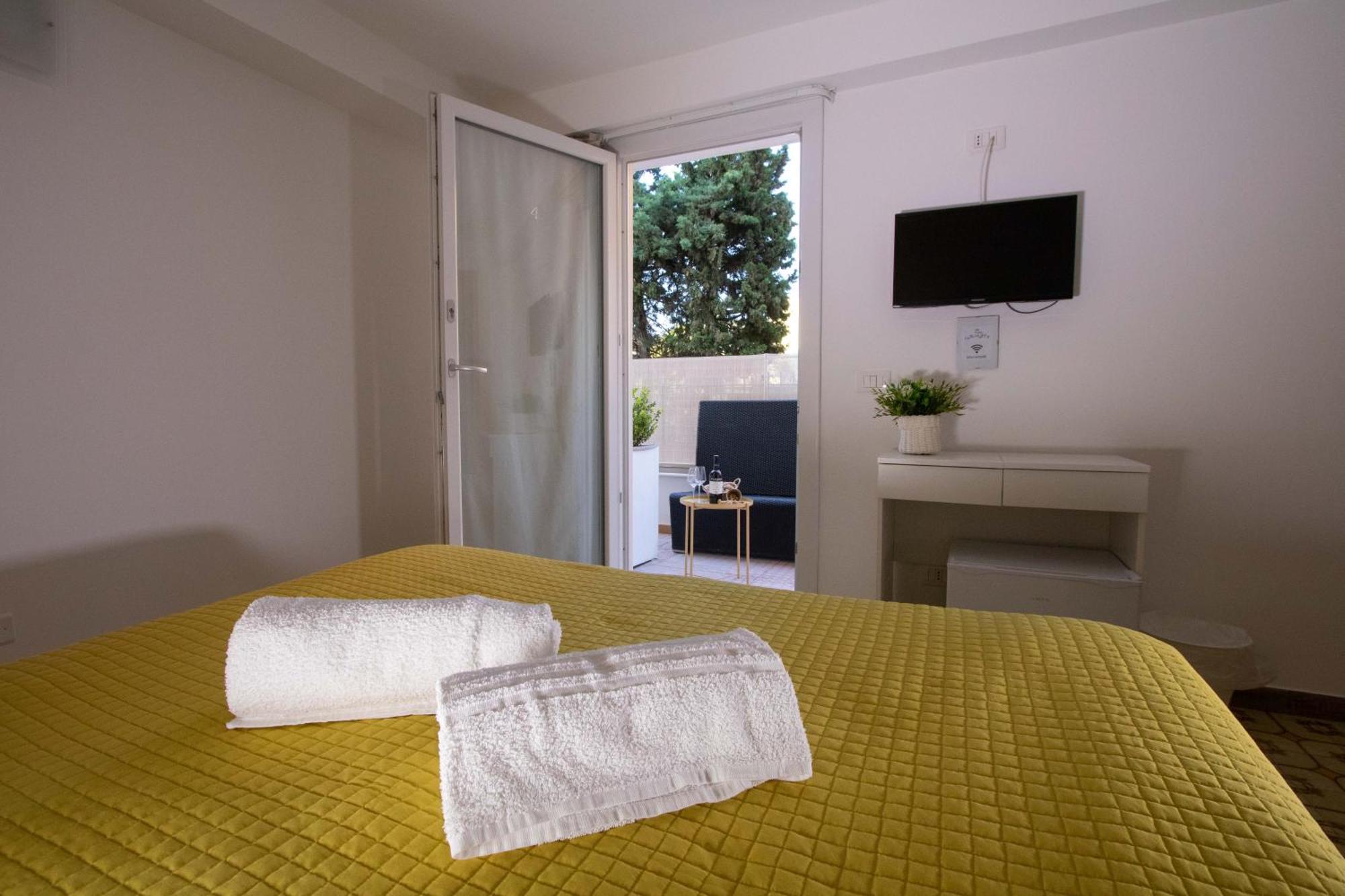 Le Torrette Rooms And Apartments Avola Ngoại thất bức ảnh